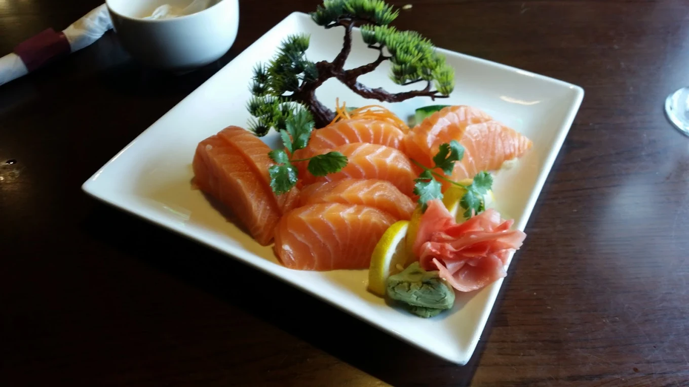 Salmon sushi plate